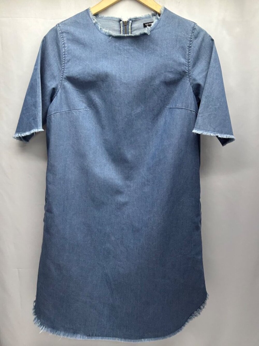 Who What Wear Womens Denim Frayed Hem Dress With Back Zip Closure Short Sleeves